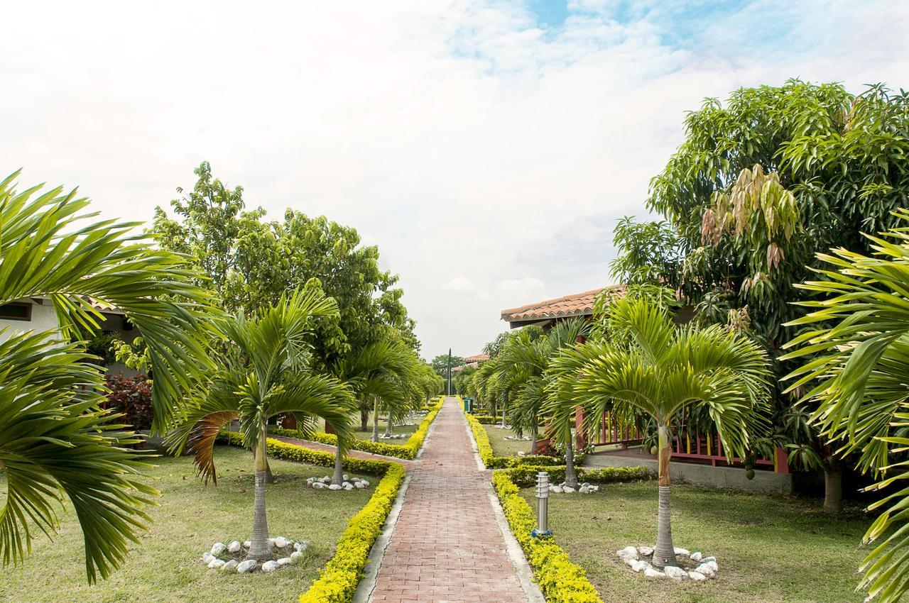 Hotel Campestre Tardes Calenas Yumbo Exteriör bild