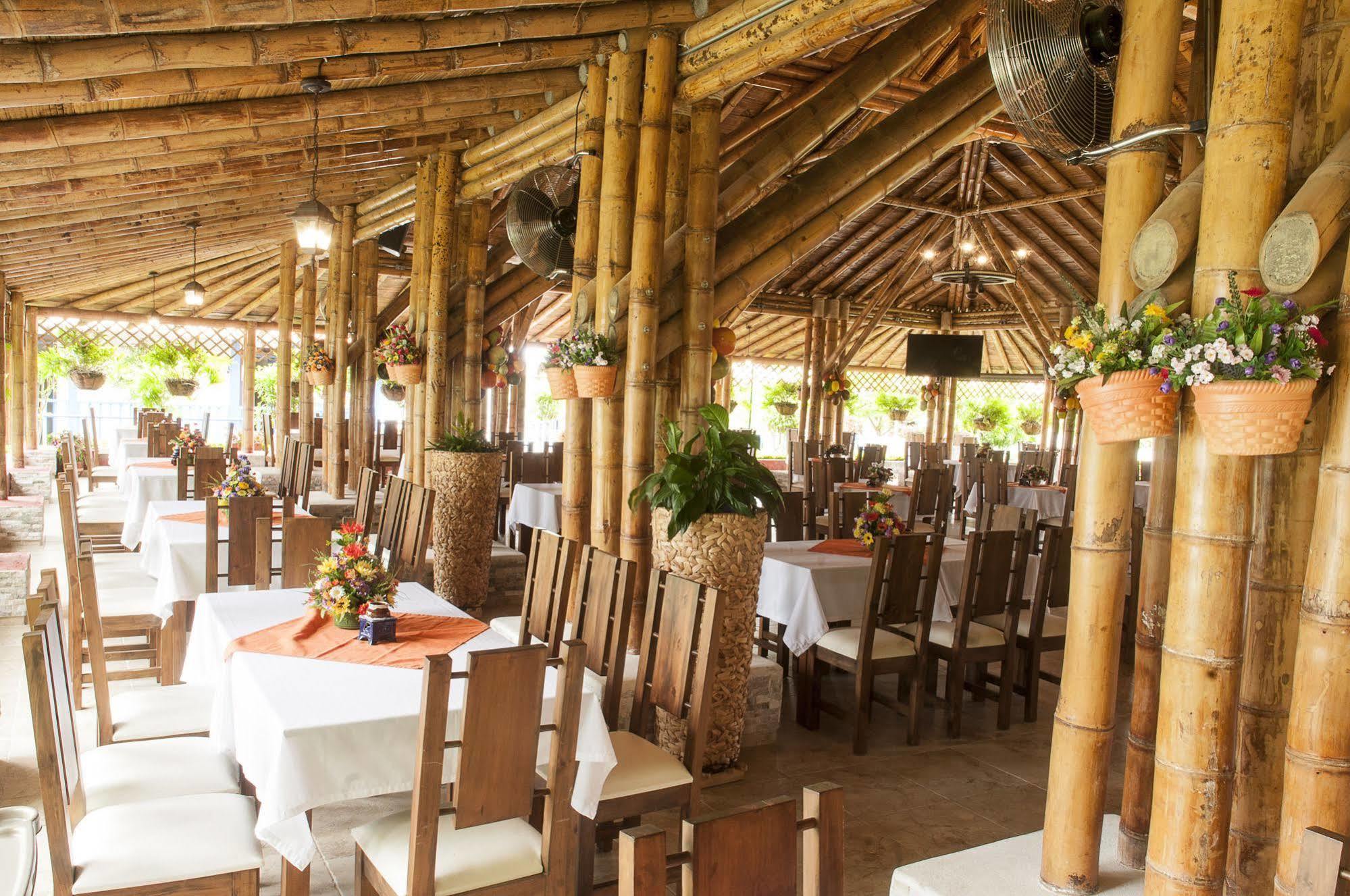 Hotel Campestre Tardes Calenas Yumbo Exteriör bild